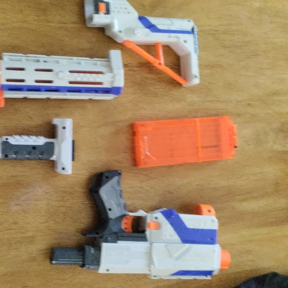 Nerf Gun - Picture 1 of 2